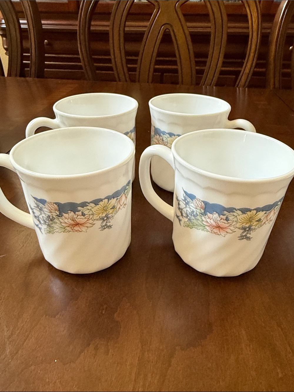 Set of 4 Apcopal France Florine floral swirl glass mugs